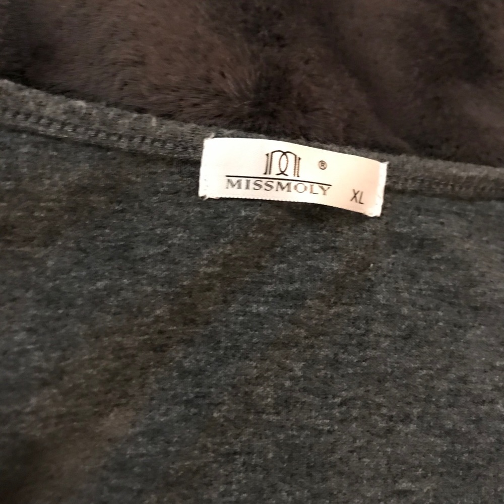 Gray tunic - Picture 2 of 4